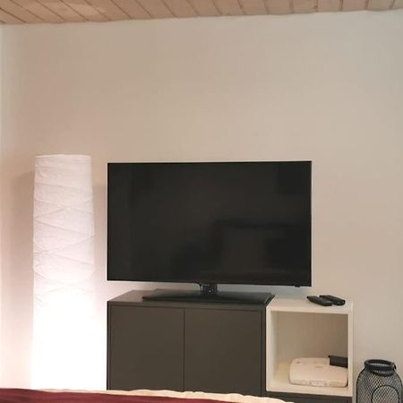 Schoenes Kleines Studio Mit Sitzplatz, Mitten Im Praettigau Jenaz Exterior photo