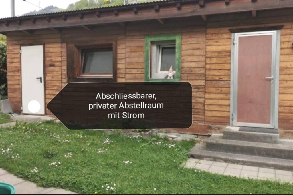 Schoenes Kleines Studio Mit Sitzplatz, Mitten Im Praettigau Jenaz Exterior photo