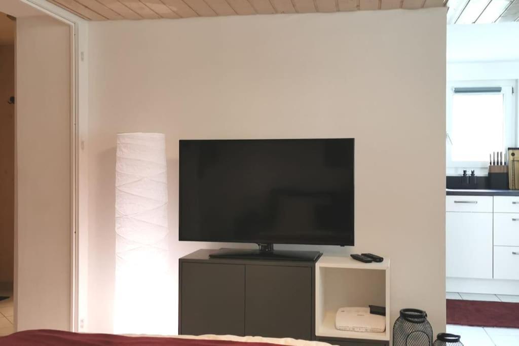 Schoenes Kleines Studio Mit Sitzplatz, Mitten Im Praettigau Jenaz Exterior photo