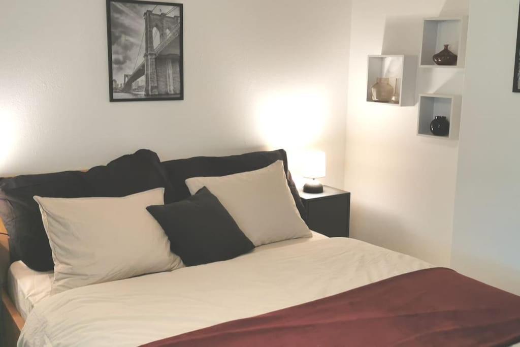 Schoenes Kleines Studio Mit Sitzplatz, Mitten Im Praettigau Jenaz Exterior photo